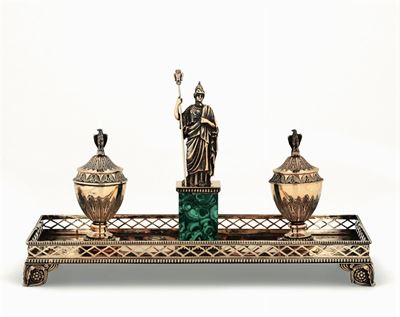 Servito da Scrittoio in Argento Fuso, Sbalzato, Traforato, Inciso, Dorato e Malachite. Manifattur...