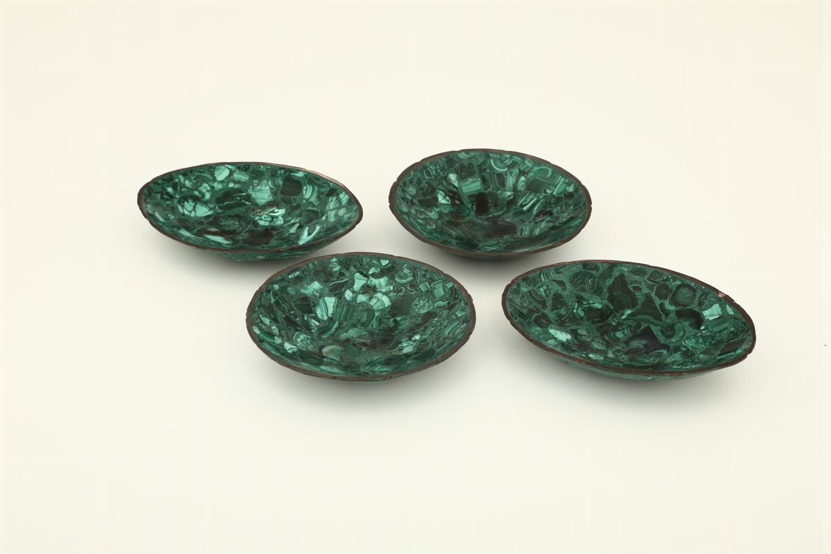 Servito da Scrittoio in Argento Fuso, Sbalzato, Traforato, Inciso, Dorato e Malachite. Manifattur...