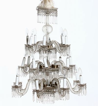Lampadario in Cristallo con Gocce e Corpo Sfaccettato. Fine XIX, Inizi XX Secolo