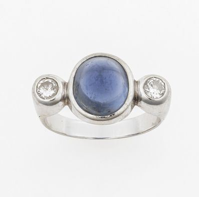 Anello con Zaffiro Sri Lanka Taglio Cabochon e Diamanti