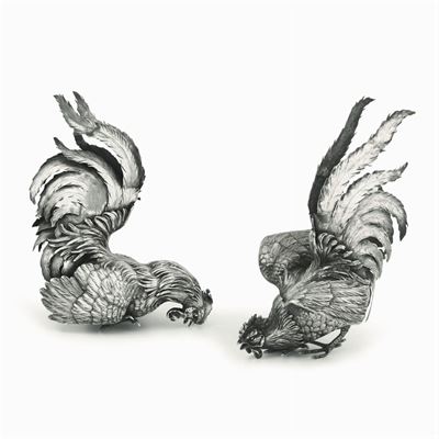 Due Galli in Argento Fuso e Cesellato. Manifattura Artistica del XX Secolo. Probabilmente Italia ...