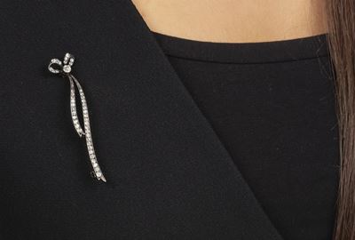 Due Spille con Diamanti di Vecchio Taglio