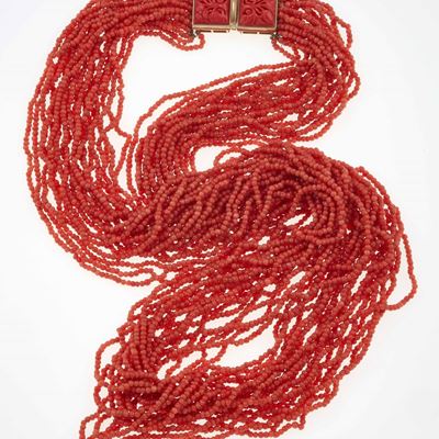 Collana a Più Fili in Corallo