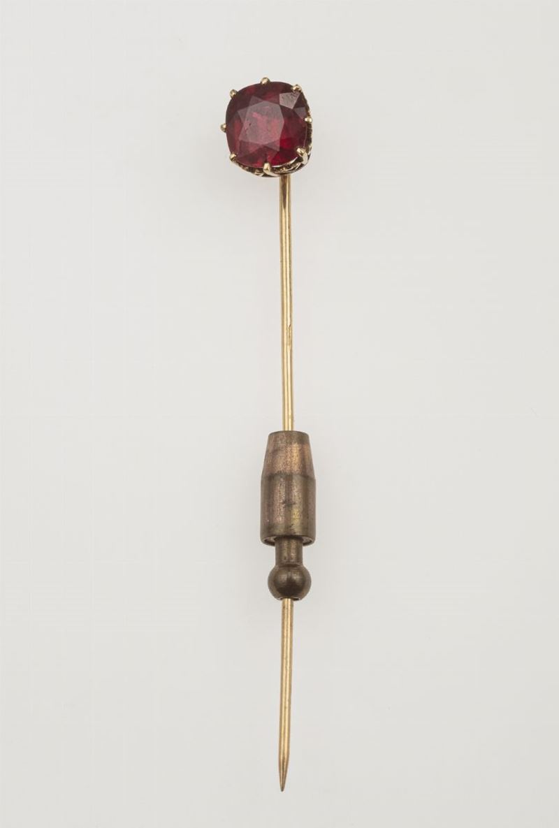 Spinel and gold tie pin  - Auction Fine Jewels  - Cambi Casa d'Aste