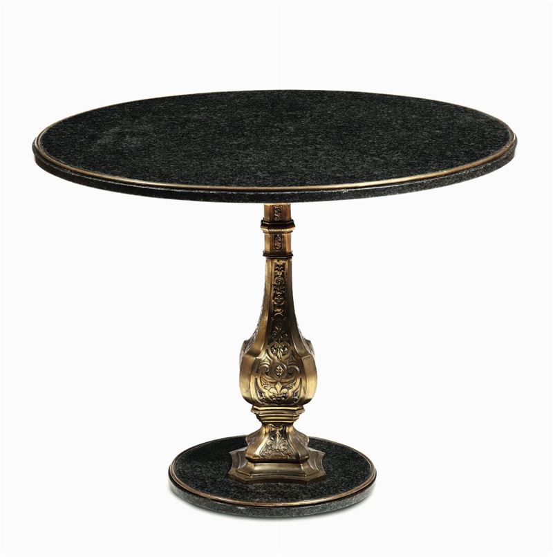 Tavolo circolare in marmo nero e metallo dorato, XIX-XX secolo  - Asta Antiquariato - Cambi Casa d'Aste