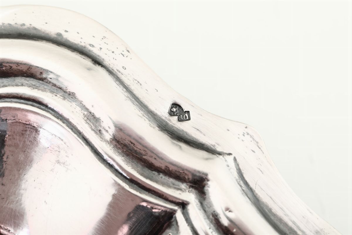 Raro Piatto Ovale in Argento Massiccio Squisitamente Realizzato a Mano in Stile Settecentesco, 18...