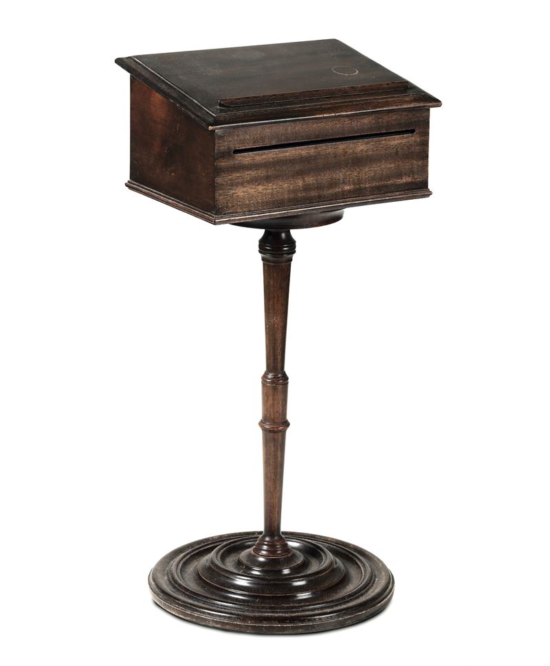 Modellino di leggio in legno e metallo, XIX secolo  - Asta Antiquariato Aprile - Cambi Casa d'Aste