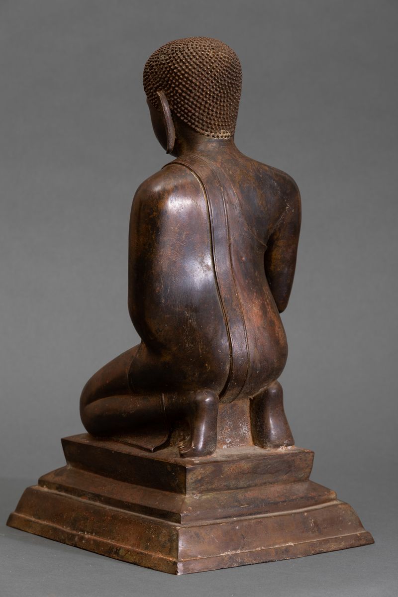 Figura in Bronzo di Monaco in Preghiera, Thailandia, XIX Secolo