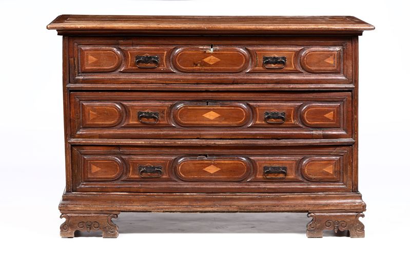 Cassettone a tre cassetti in legno massello, elementi antichi  - Auction Furniture | Cambi Time - Cambi Casa d'Aste