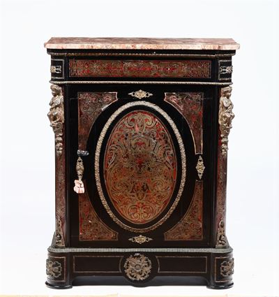 Credenzino Napoleone III in Legno Ebanizzato e Decoro in Metallo Dorato di Gusto Boulle, Francia ...