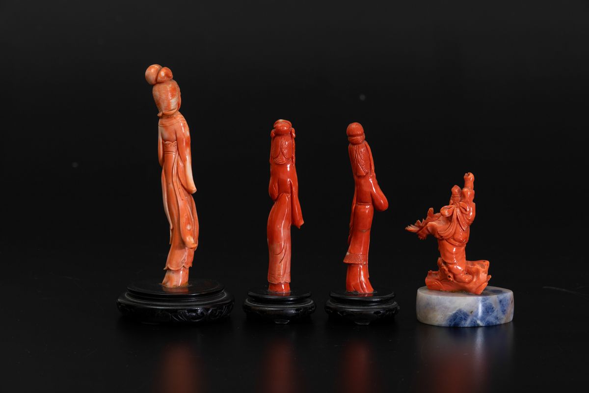 Lotto Composto da Tre Sculture Raffiguranti Fanciulle e una Raffigurante Pescatore in Corallo, Ci...