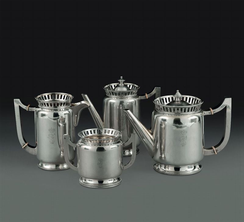 Servito da tè e caffè in argento. Manifattura austro ungarica, Vienna (?) XIX-XX secolo  - Asta L'Art de la Table - Cambi Casa d'Aste