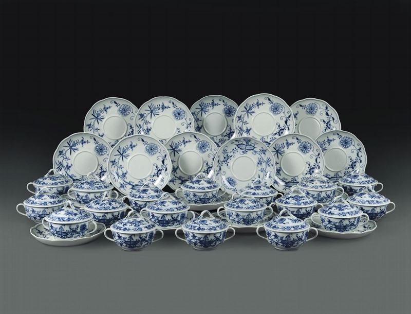 Diciotto tazze da brodo Meissen, verso la metà del XX secolo  - Auction L'Art de la Table - Cambi Casa d'Aste
