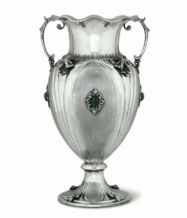 Vaso in argento fuso e cesellato. Argenteria artistica italiana, Milano, seconda metÃ  del XX secolo