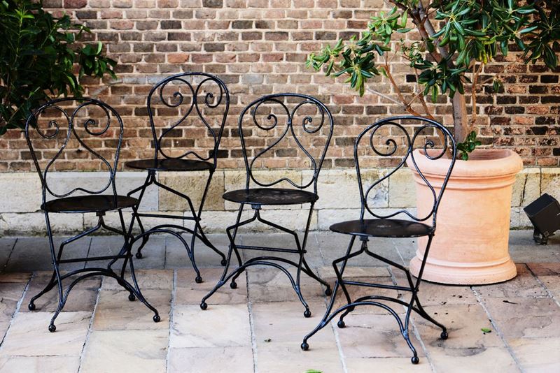 Quattro sedie pieghevoli in ferro  - Asta Arredi, Dipinti e Oggetti d'Arte - Cambi Casa d'Aste