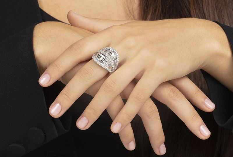 Anello con diamanti taglio rotondo e baguette  - Auction Jewels | Cambi Time - Cambi Casa d'Aste