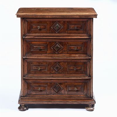 Comodino in Legno a Quattro Cassetti, XVIII Secolo