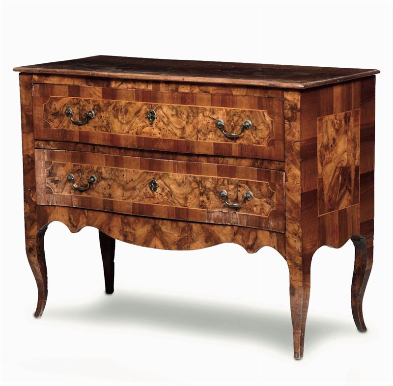 Comò in legno lastronato in radica e altre essenze, XVIII secolo  - Auction Fine Art - Cambi Casa d'Aste