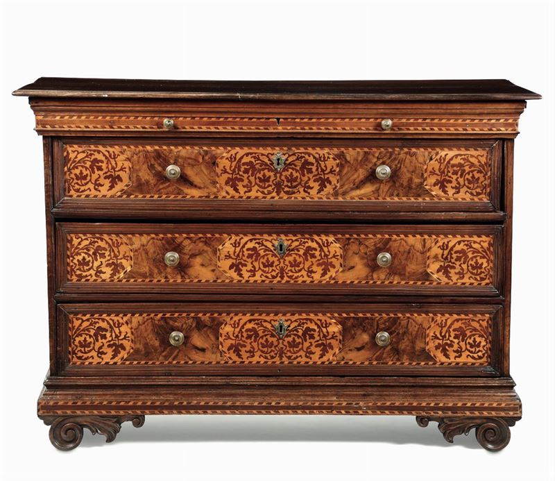 Comò in legno impiallacciato ed intarsiato a tre cassetti, XVIII secolo  - Auction Furniture | Cambi Time - Cambi Casa d'Aste