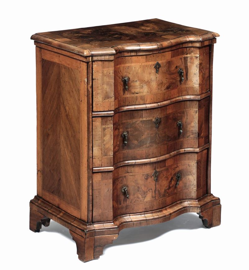 Comodino in legno a tre cassetti impiallacciato e filettato, XVIII secolo  - Auction Fine Art - Cambi Casa d'Aste