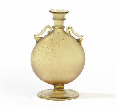 Murano, Fiasca in vetro soffiato pagliesco con piede e anse applicate, decorazione a foglia oro (...