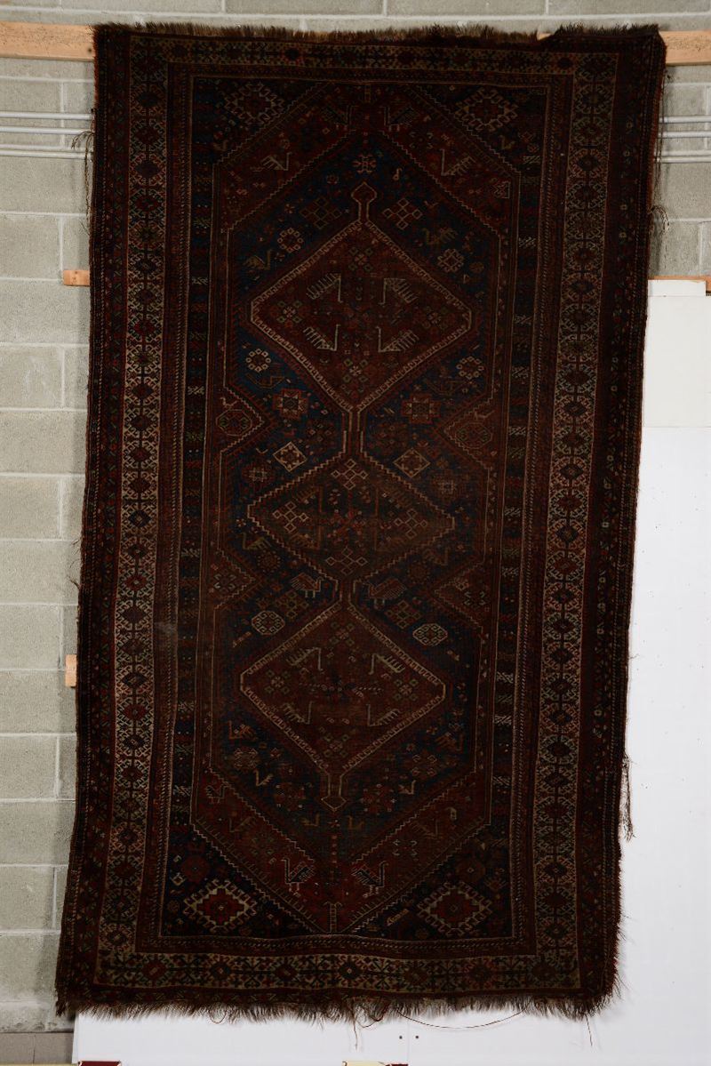 Tappeto Shiraz, sud Persia fine XIX inizio XX secolo  - Asta Arredi, Dipinti e Oggetti d'Arte - Cambi Casa d'Aste