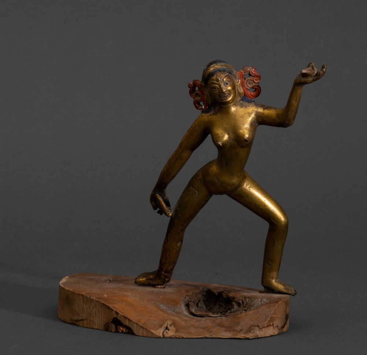 Figura di Naro-dakini in Bronzo Dorato con Tracce di Policromia, Tibet, XVII Secolo