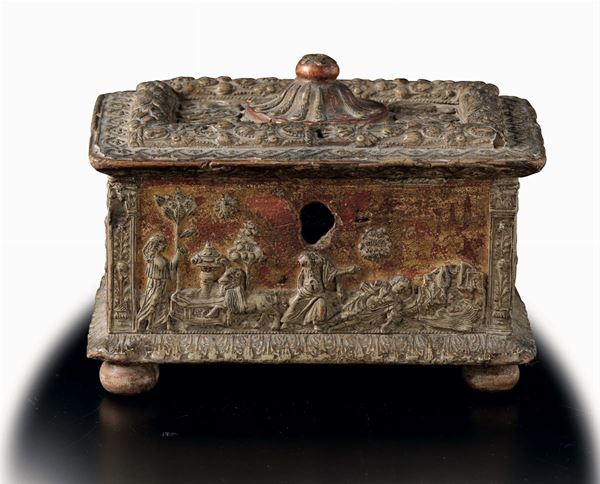 Cofanetto in legno dorato e rilievi in pastiglia. Officina rinascimentale dell'Italia del nord. Ferrara  [..]