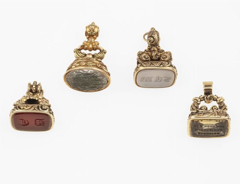 Four low carat gold seals  - Auction Fine Jewels  - Cambi Casa d'Aste