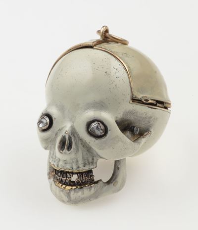 Memento Mori, Pendente con Orologio