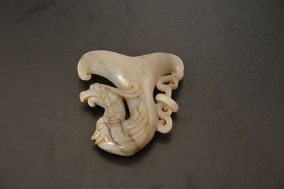 Piccolo Versatoio in Giada con Figura di Volatile, Cina, XX Secolo