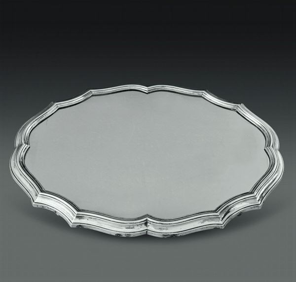 Centrotavola in argento con ripiano a specchio. Argenteria italiana del XX secolo