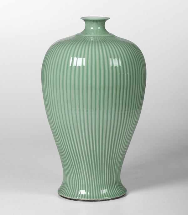 Grande vaso in ceramica smaltata.