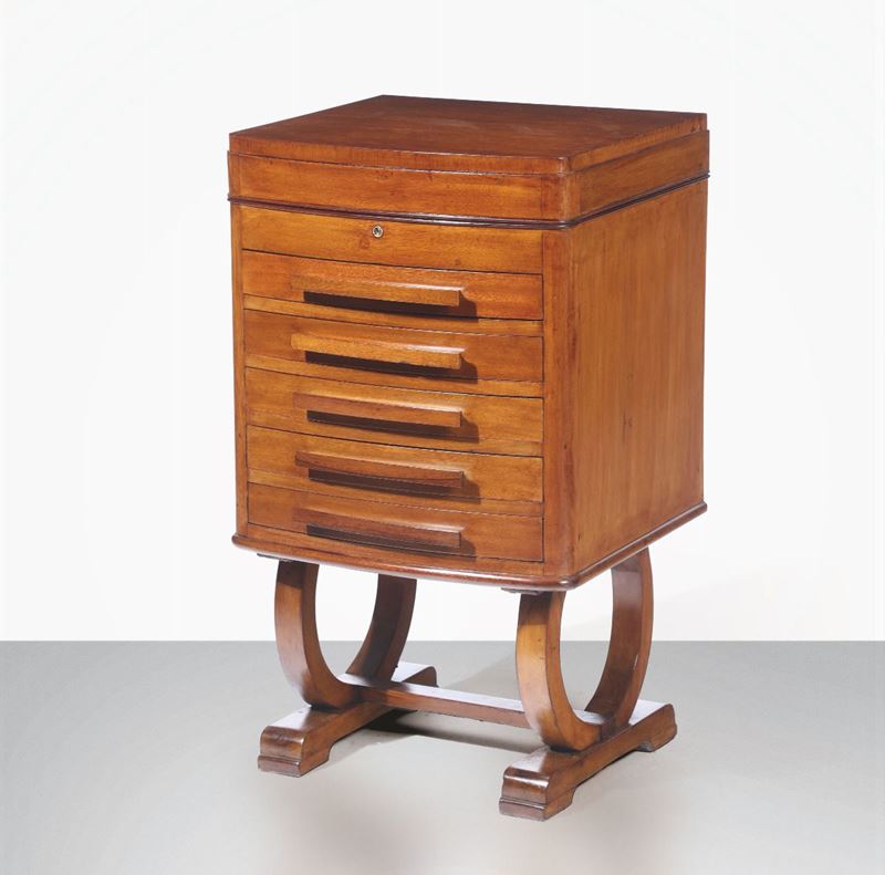 A wooden chest of drawers, Italy, 1940s  - Auction Design - Cambi Casa d'Aste