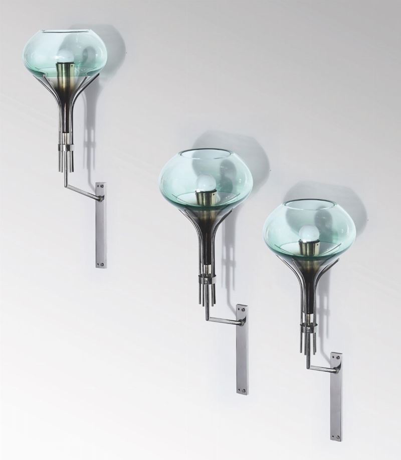Set di tre appliques in metallo cromato e diffusore in vetro di Murano.  - Asta Design Lab - Cambi Casa d'Aste