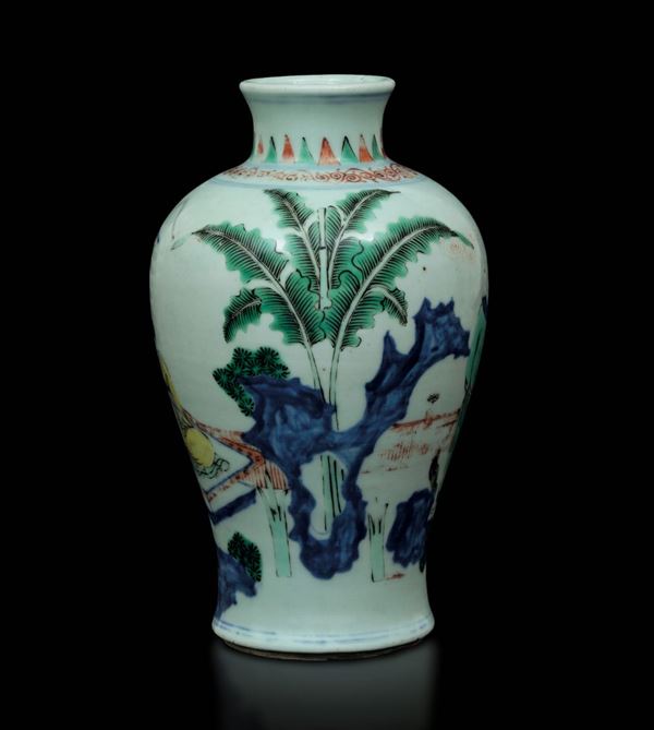 Vaso in porcellana a smalti policromi con scene di vita comune entro paesaggio, Cina, Dinastia Qing, epoca Shunzhi (1644-1661)
