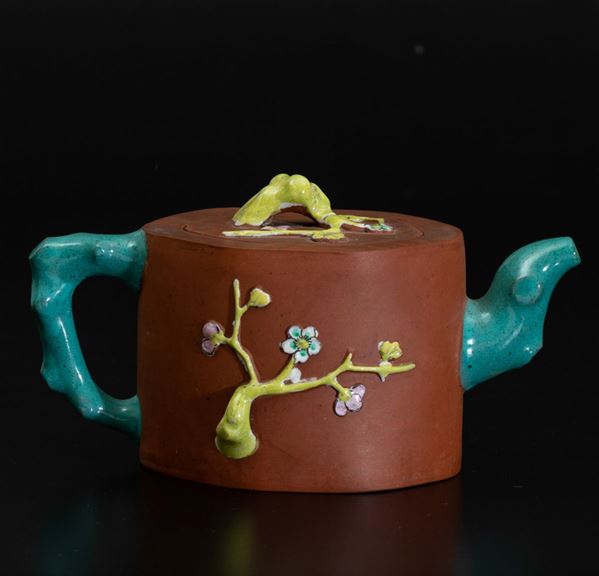 An Yixing porcelain teapot, China, Qing Dynasty