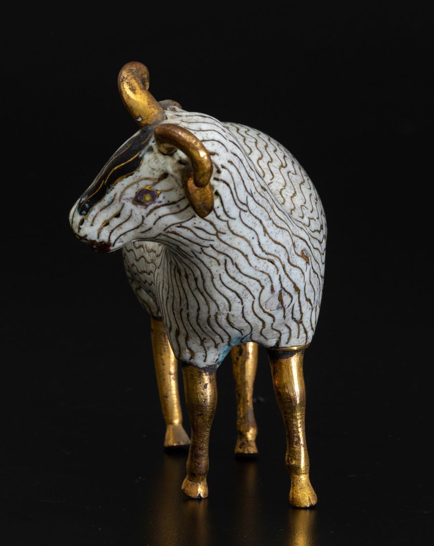 Figura di Ariete a Smalti Cloisonnã©, Cina, Dinastia Qing, XIX Secolo