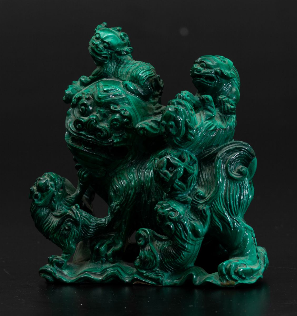 Gruppo Scolpito in Malachite con Cani di Pho, Cina, Inizi XX Secolo