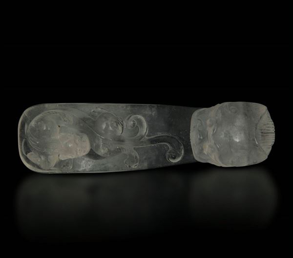 Fibbia a guisa di draghetto in cristallo di rocca, Cina, Dinastia Qing, XIX secolo