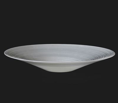 Carlo Scarpa, Venini: coppa troncoconica in vetro a mezza filigrana lattimo, Murano (1940 ca.)