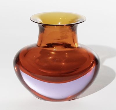 Flavio Poli, Seguso Vetri d’Arte—Vaso “a fagiolo” in vetro sommerso arancio e violetto, Murano (c...