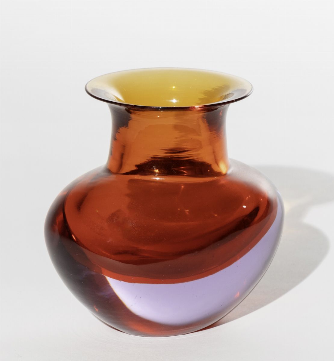 Flavio Poli, Seguso Vetri d’Arte—Vaso “a fagiolo” in vetro sommerso arancio e violetto, Murano (c...