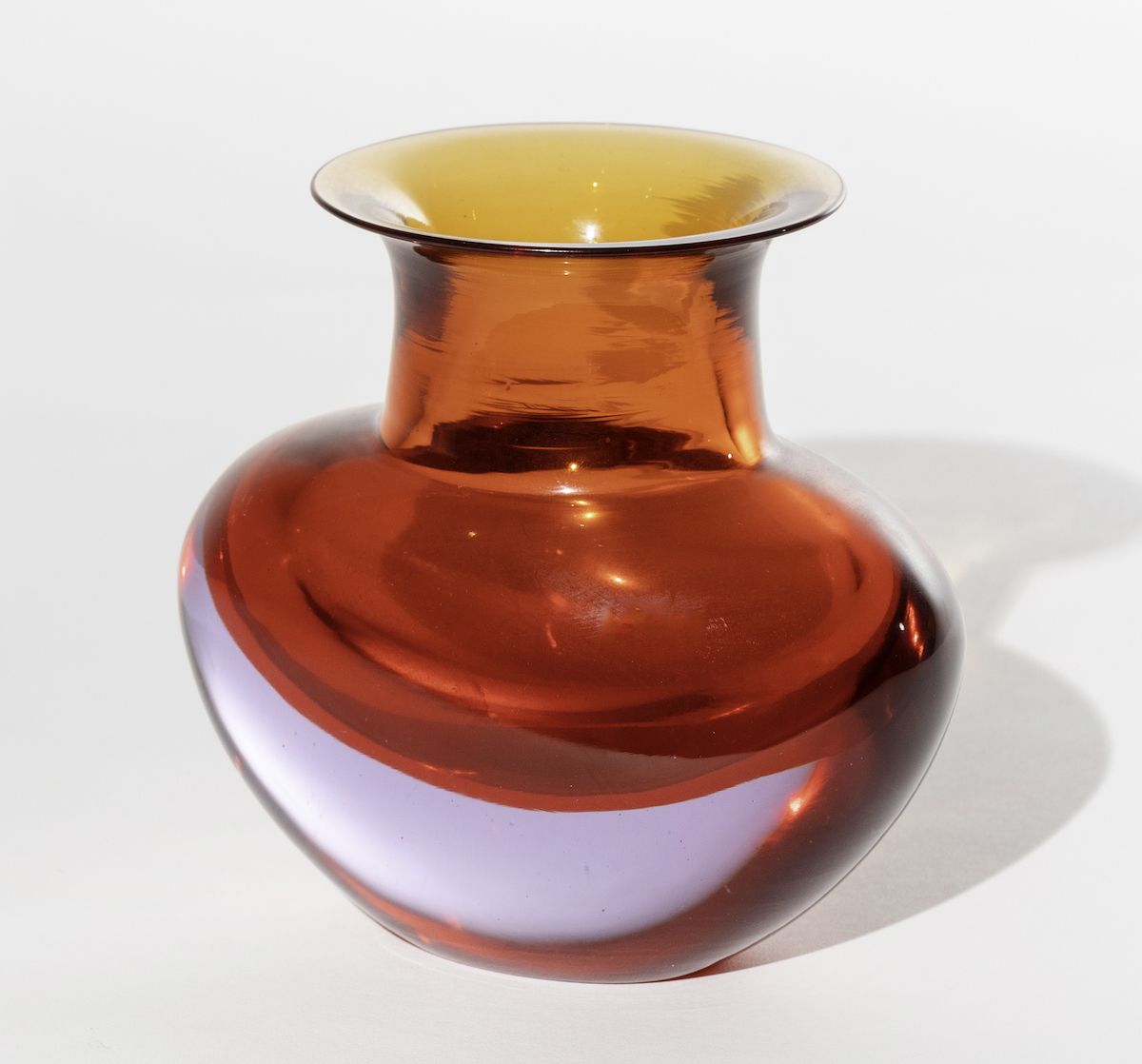 Flavio Poli, Seguso Vetri d’Arte—Vaso “a fagiolo” in vetro sommerso arancio e violetto, Murano (c...