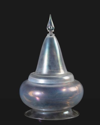 Toso Barovier, Potiche in vetro soffiato con coperchio conico a presa a goccia, Murano (1935 ca.)