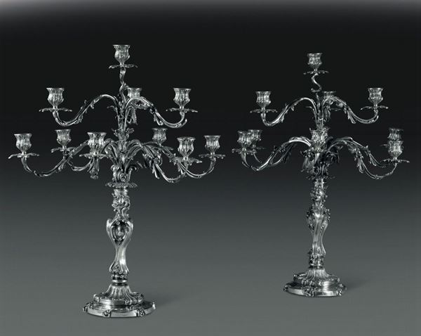 Monumentale coppia di candelabri in argento a 10 luci. Argenteria artistica italiana. Bollo con fascio  [..]