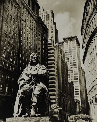 Berenice Abbott (1911-1872)de Peyster Statue, Bowling Green, Manhattan, 1936