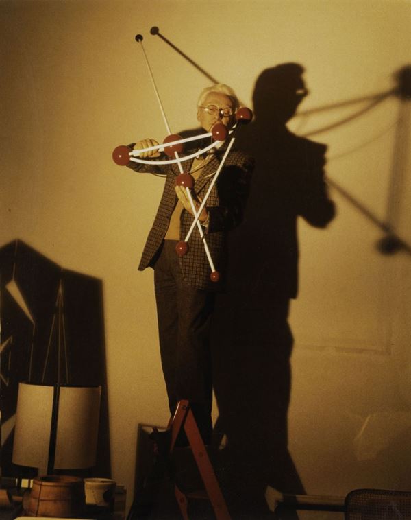 Nino Lo Duca (1940) Bruno Munari nel suo studio a Milano, 1985
