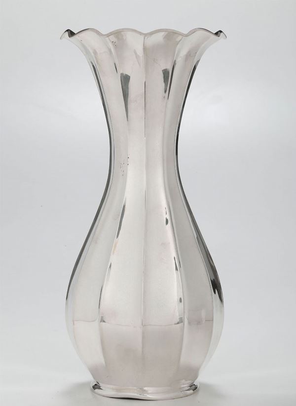 Vaso in argento, Argentiere G.Vavassori, Milano XX secolo