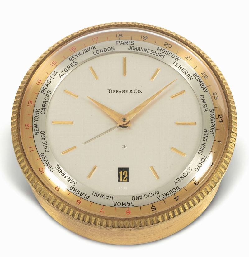 TIFFANY & CO. - Universal hours table clock with date at 6 o'clock and indices.  - Auction Watches | Timed Auction - Cambi Casa d'Aste